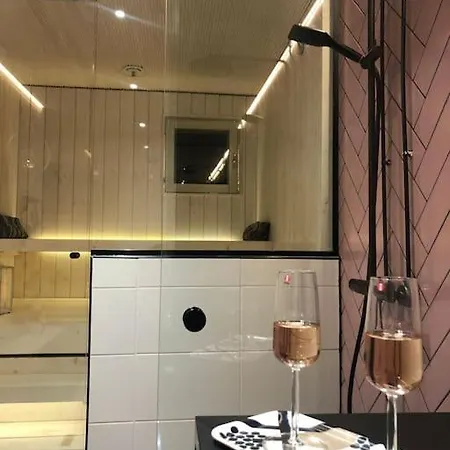 アパート Snowcrystal With Free Jacuzzi And Sauna ロヴァニエミ