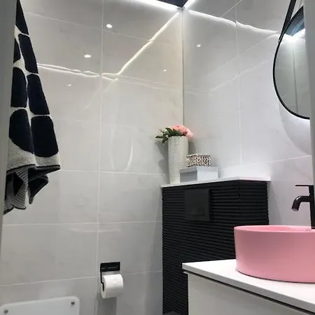 Snowcrystal With Jacuzzi And Sauna Rovaniemi