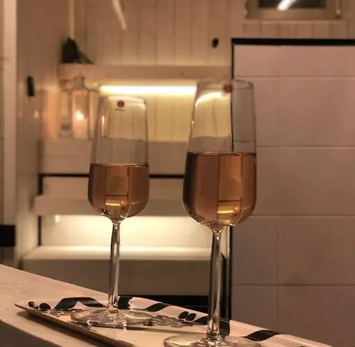 Snowcrystal With Free Jacuzzi And Sauna * 로바니에미