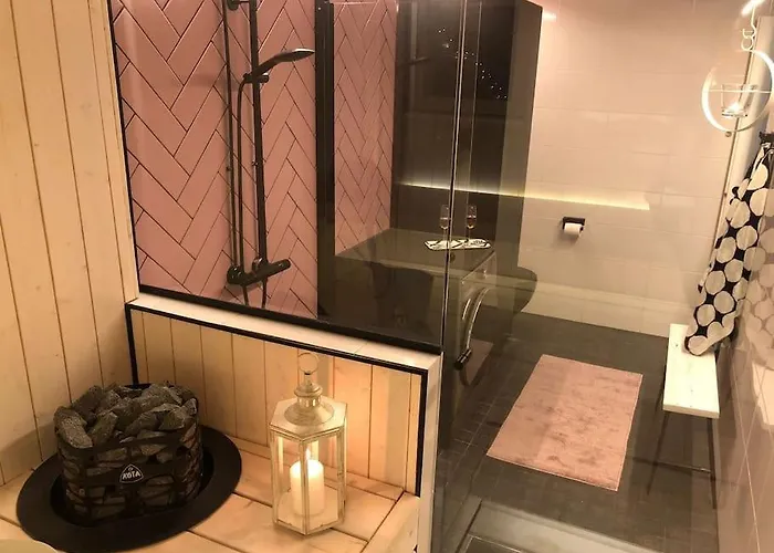 Snowcrystal With Free Jacuzzi And Sauna 아파트 로바니에미